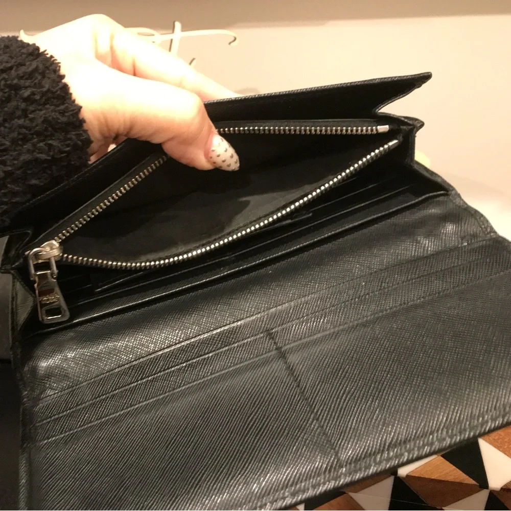 ‼️SALE‼️ *EUC* Prada Black Saffiano Leather Wallet w/Swarovski Crystals - Picture 5 of 5